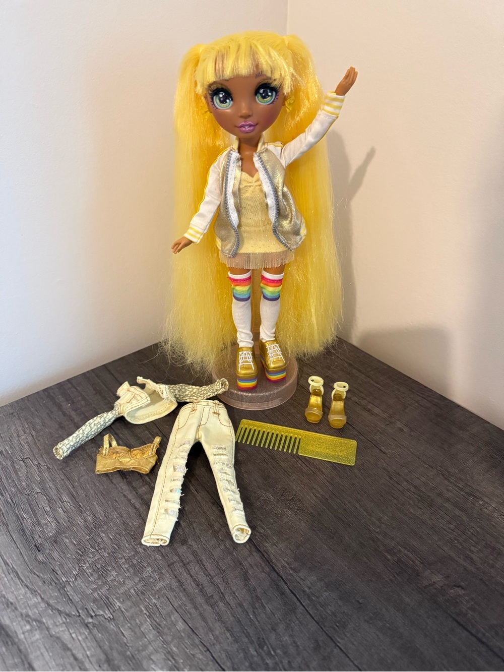 Rainbow High Sunny Madison Series 1 Doll - Complete outifts 🌞